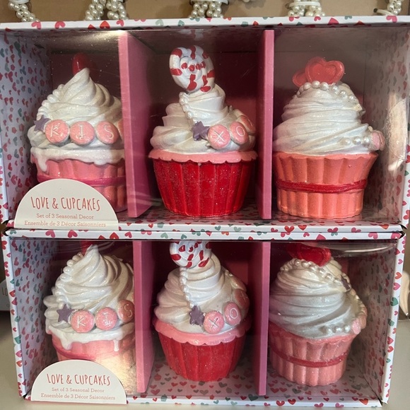 Valentine's Day Love & Cupcakes Decorative Set – Set of 6 - Picture 5 of 6